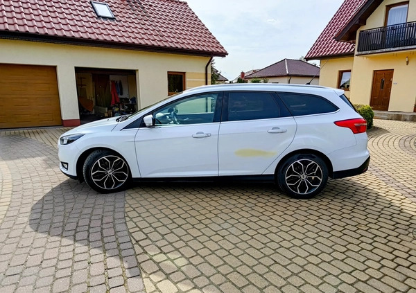 Ford Focus cena 39500 przebieg: 78500, rok produkcji 2016 z Nowe małe 254